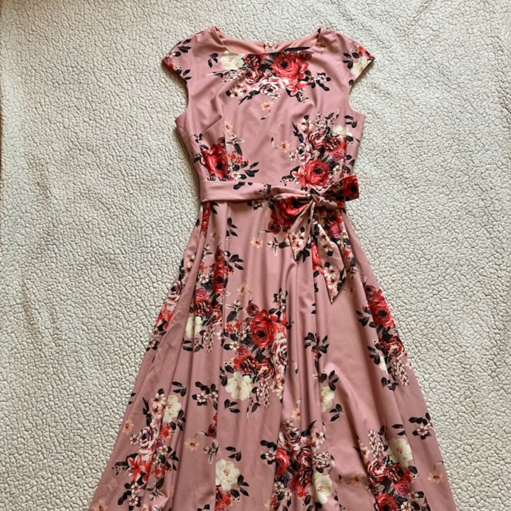 Dress Tells Flowers Cocktail Dress - size M NWOT